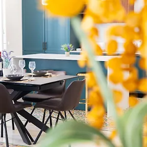 Florette Designer Finish In By Arcobnb Il-Furjana