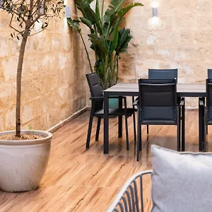 Valletta Waterfront Backyard Flat By Arcobnb Il-Furjana